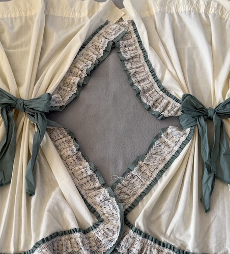 Vtg cottagecore green - &, ivory